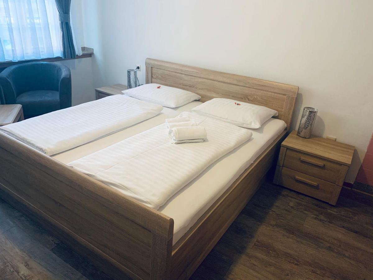Hotel Brauhaus Zur Krone Bergheim  Eksteriør bilde